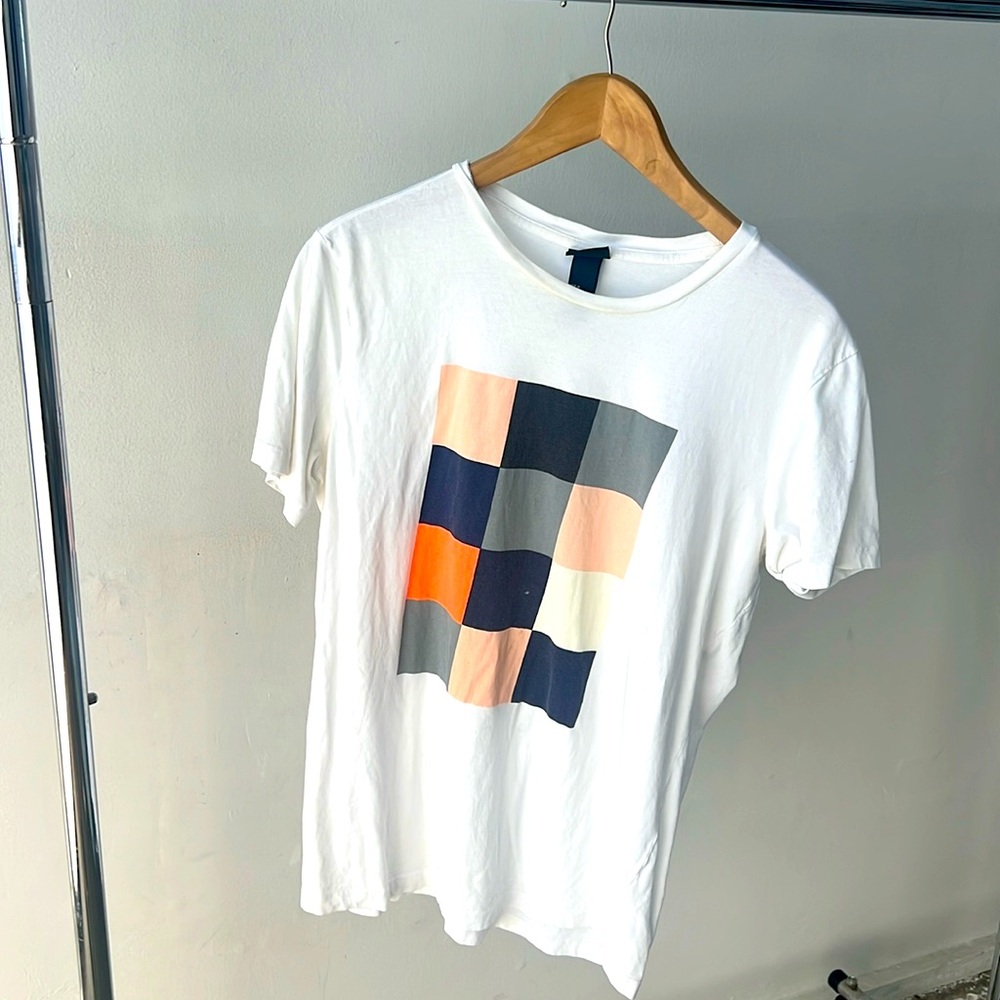 H&M tee medium